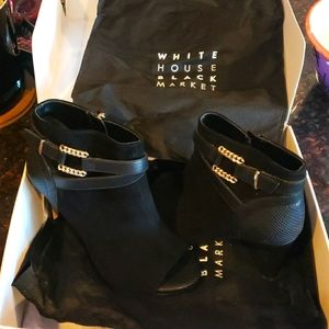 WHBM size 7m- Everyone Suede Bootie